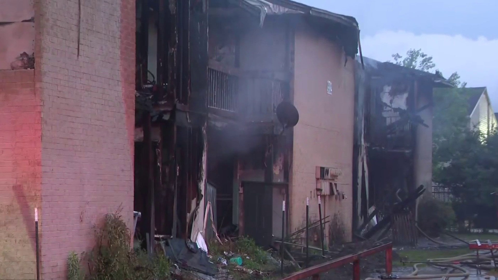 Daños contra incendios Edificio de apartamentos Sharpstown sin lesiones