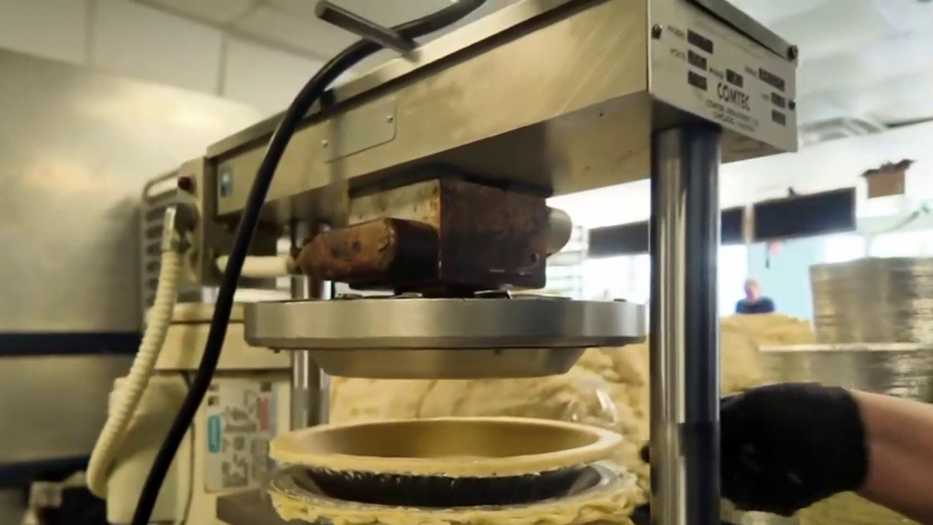 Beloved Houston bakery appeals for help amid rising costs before holidays