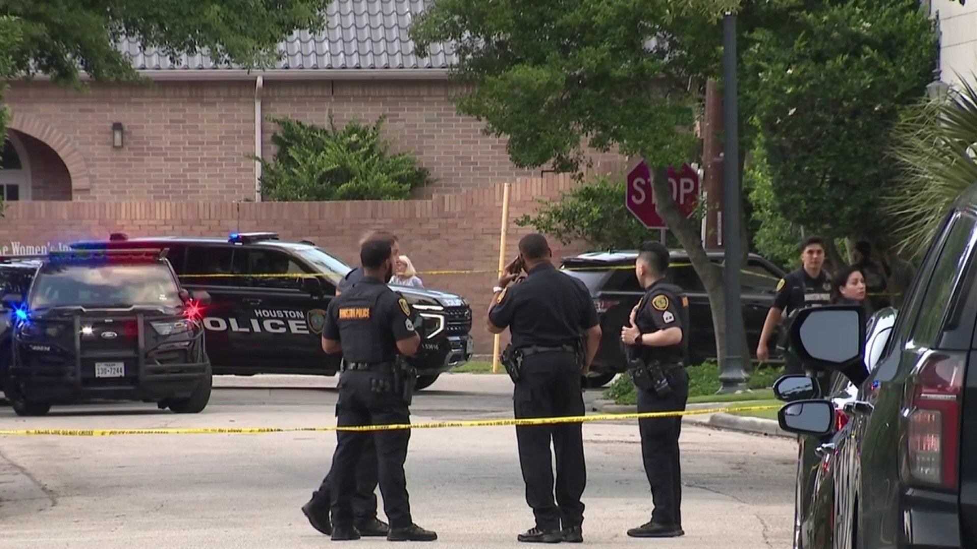 2 adults, 2 children found dead in believed murder-suicide in River Oaks