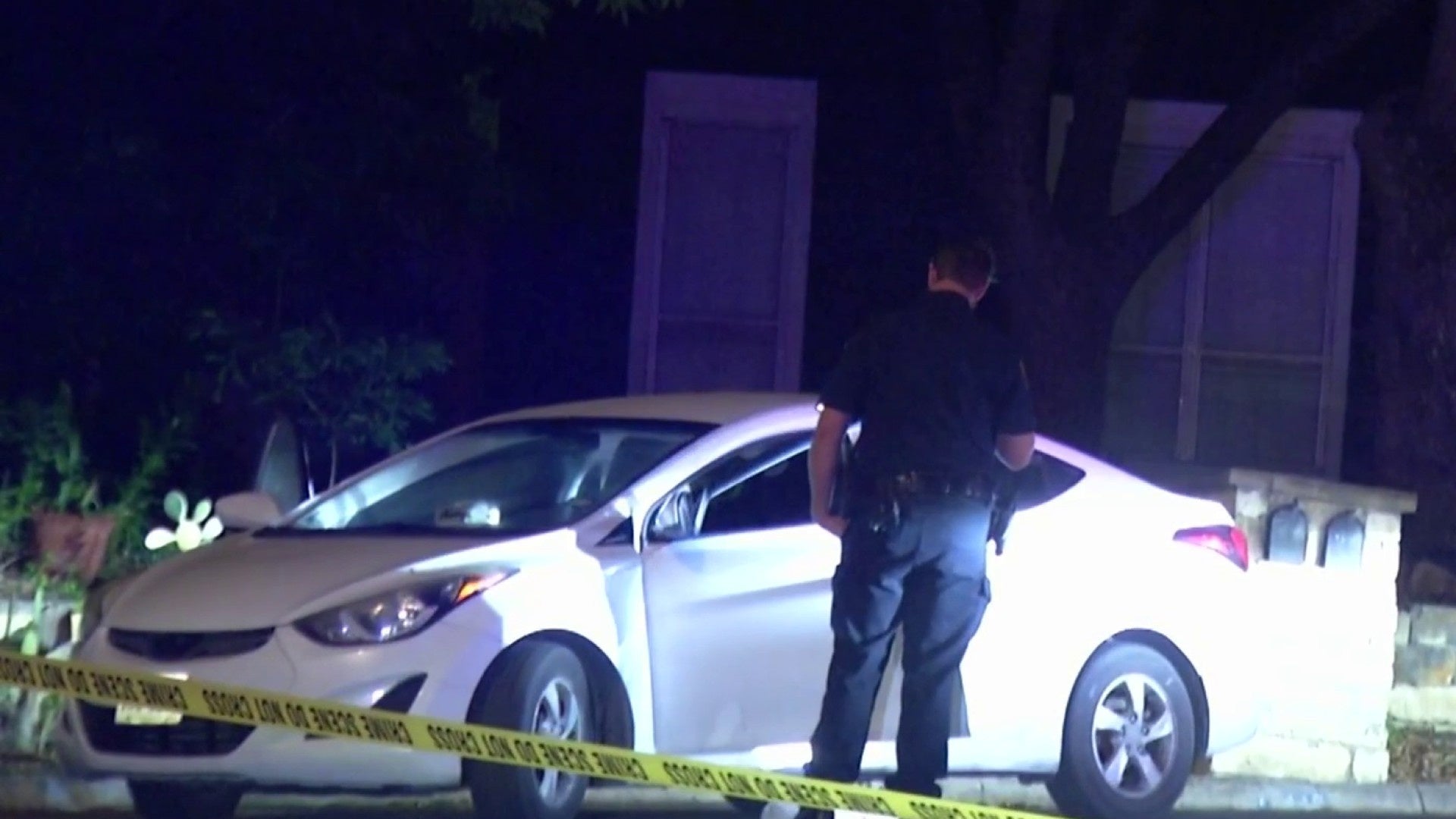 <a href="https://www.ksat.com/news/local/2025/04/18/suspect-shoots-driver-tells-victim-sorry-wrong-guy-san-antonio-police-say/" target="_blank">Suspect shoots driver, tells victim ‘Sorry, wrong guy,’ San Antonio police say</a>