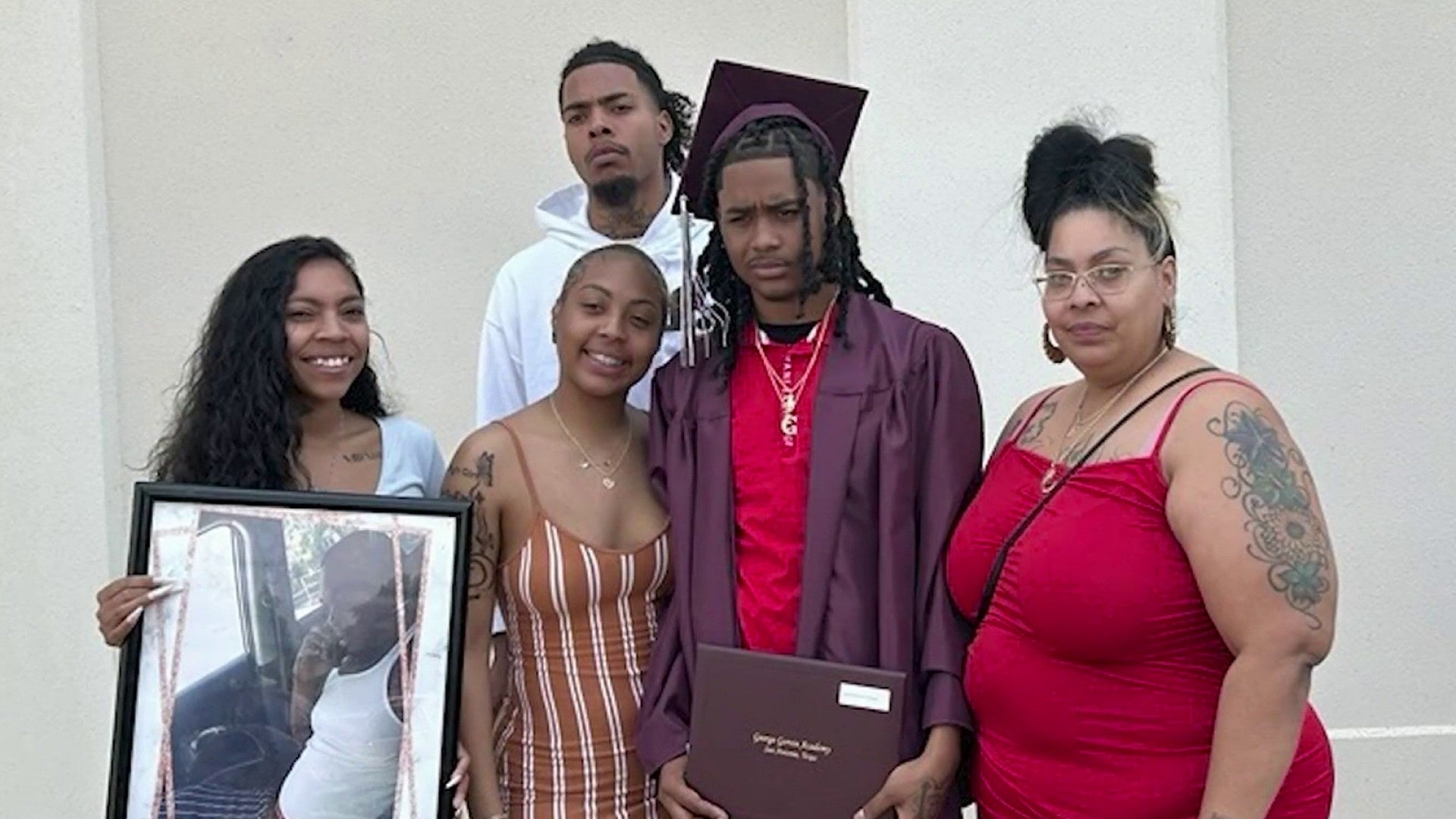 <a href="https://www.ksat.com/news/local/2025/05/10/no-closure-woman-mourns-son-lost-to-gun-violence-ahead-of-mothers-day/" target="_blank">‘No closure’: Woman mourns son lost to gun violence ahead of Mother’s Day</a>