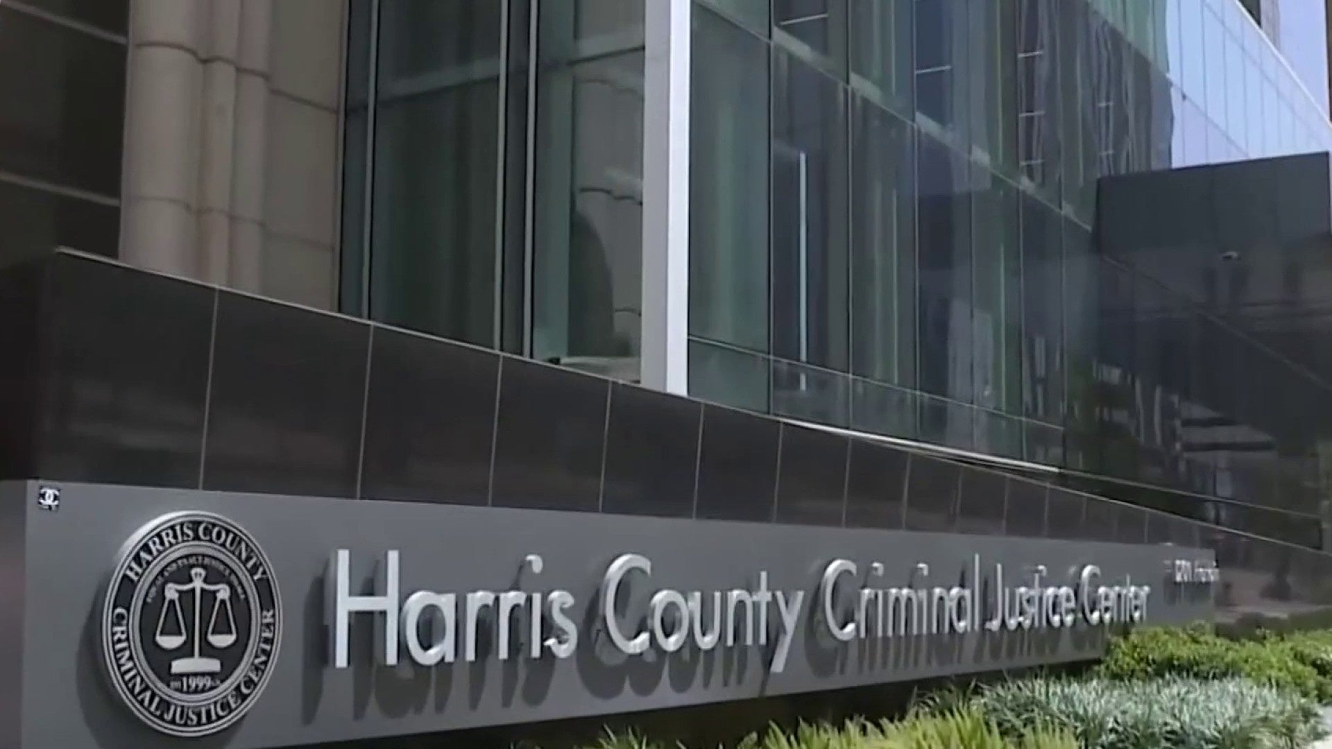 Email shows Harris County DA’s office probing HISD over alleged misuse of bond funds
