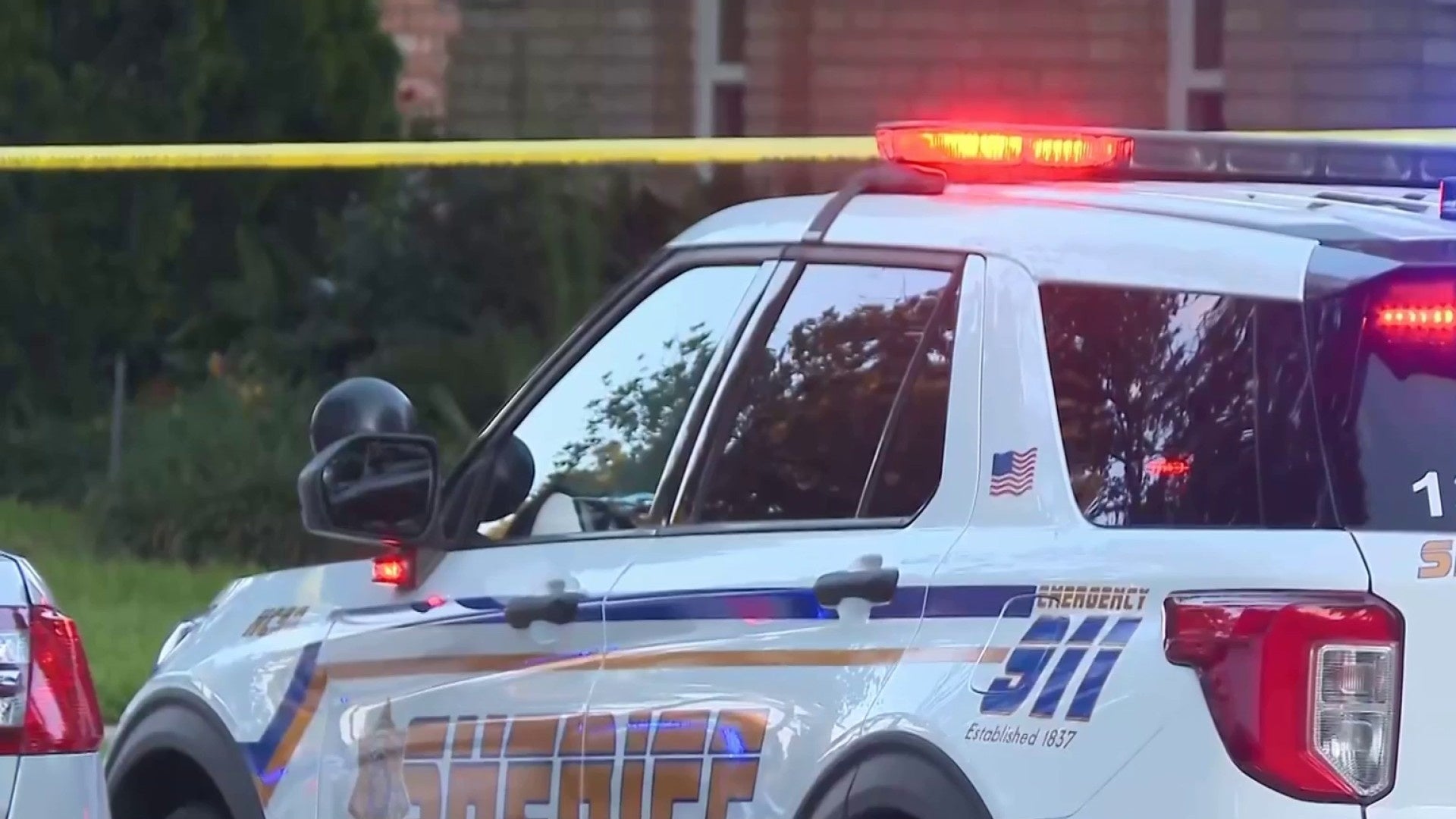 Man found shot to death inside vehicle near Katy; investigators say 2 men drove victim to house after shooting