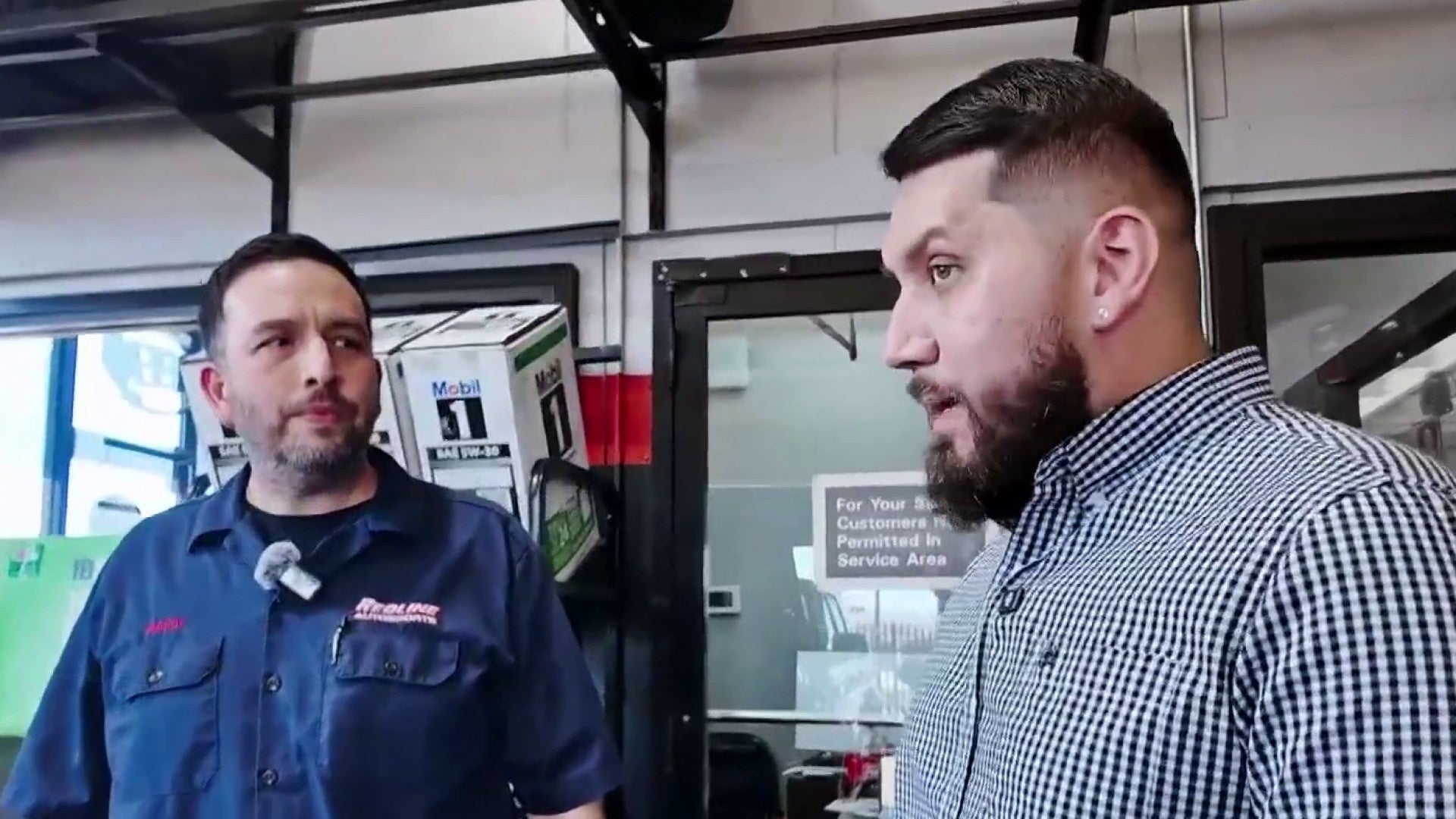Los conductores y la mecánica de Houston comparten consejos para evitar que los automóviles se sobrecalienten a temperaturas extremadamente altas