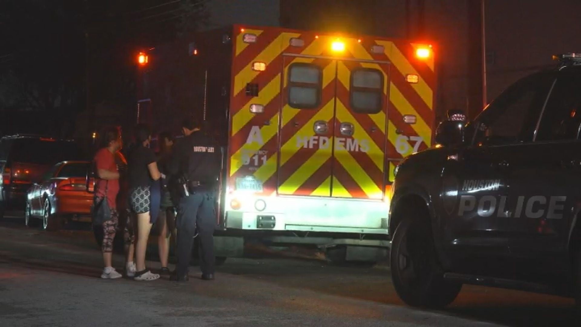 উত্তর হিউস্টনের বাড়িতে বন্দুকধারীর গুলিতে 18 বছর বয়সী ব্যক্তি গুরুতর আহত হয়েছেন