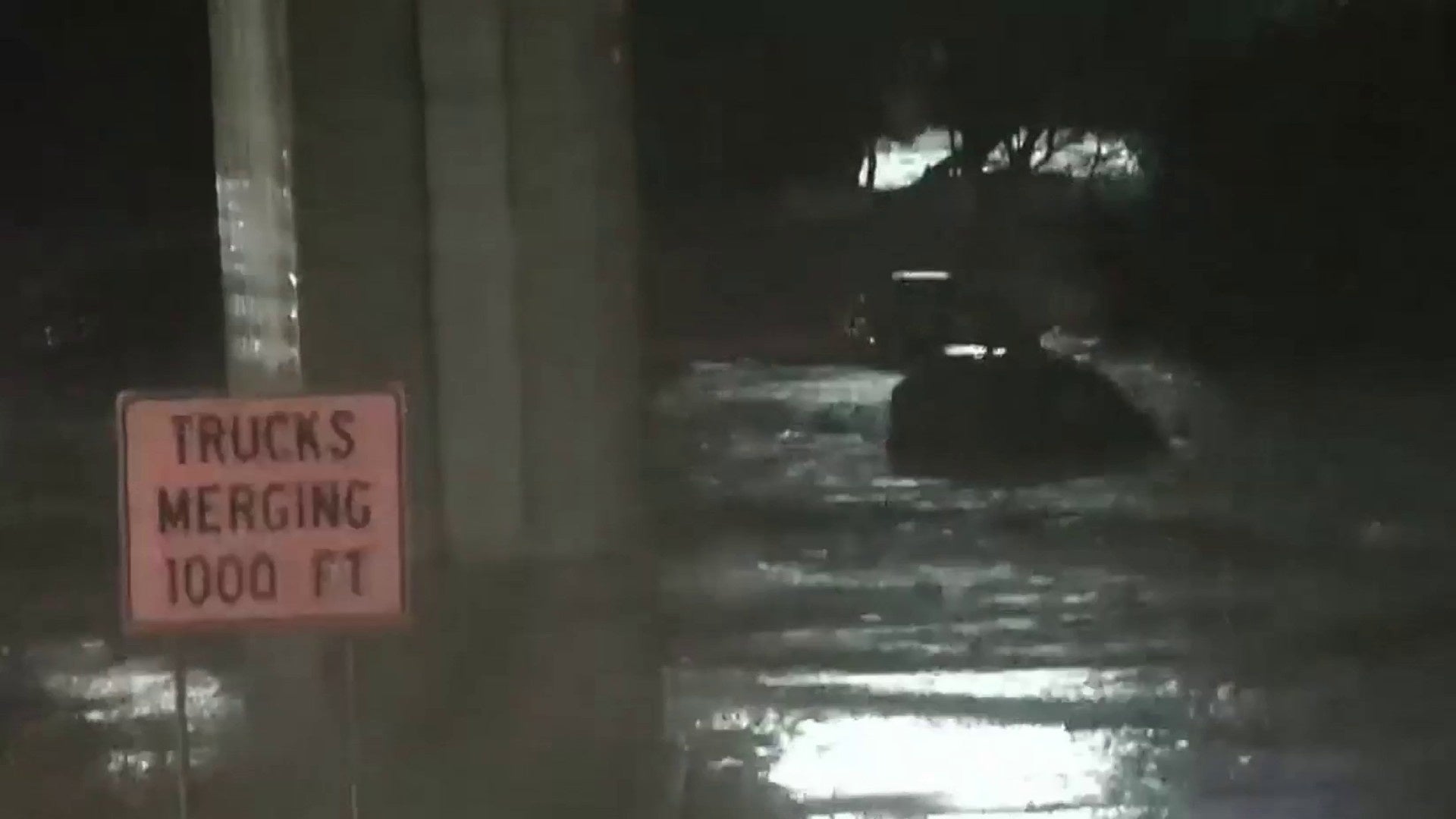 Why Loop 410 access road in floodplain lacks warning system after deadly Beitel Creek flood