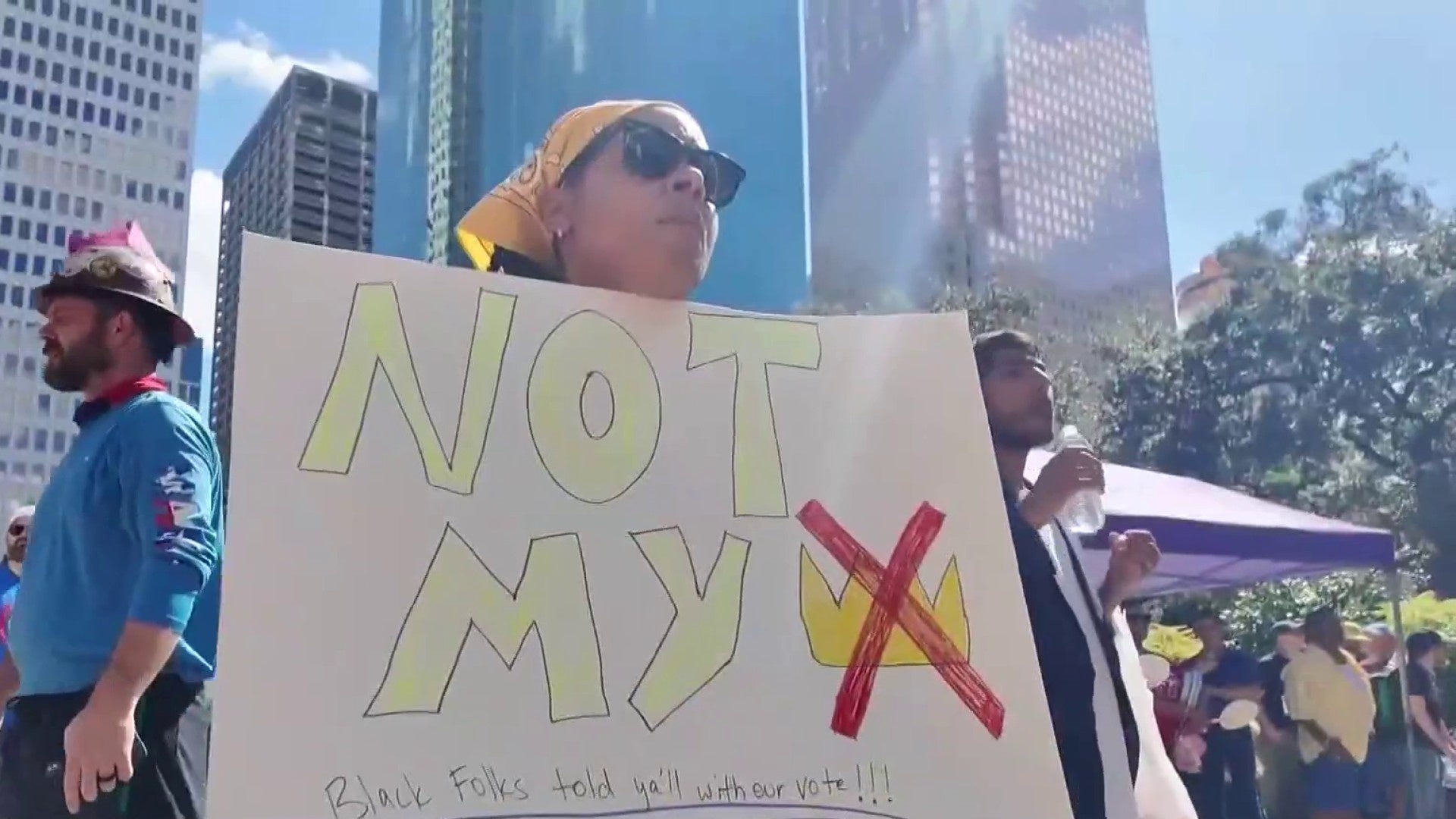 Thousands rally across Houston in “No Kings” protest against Trump-era policies