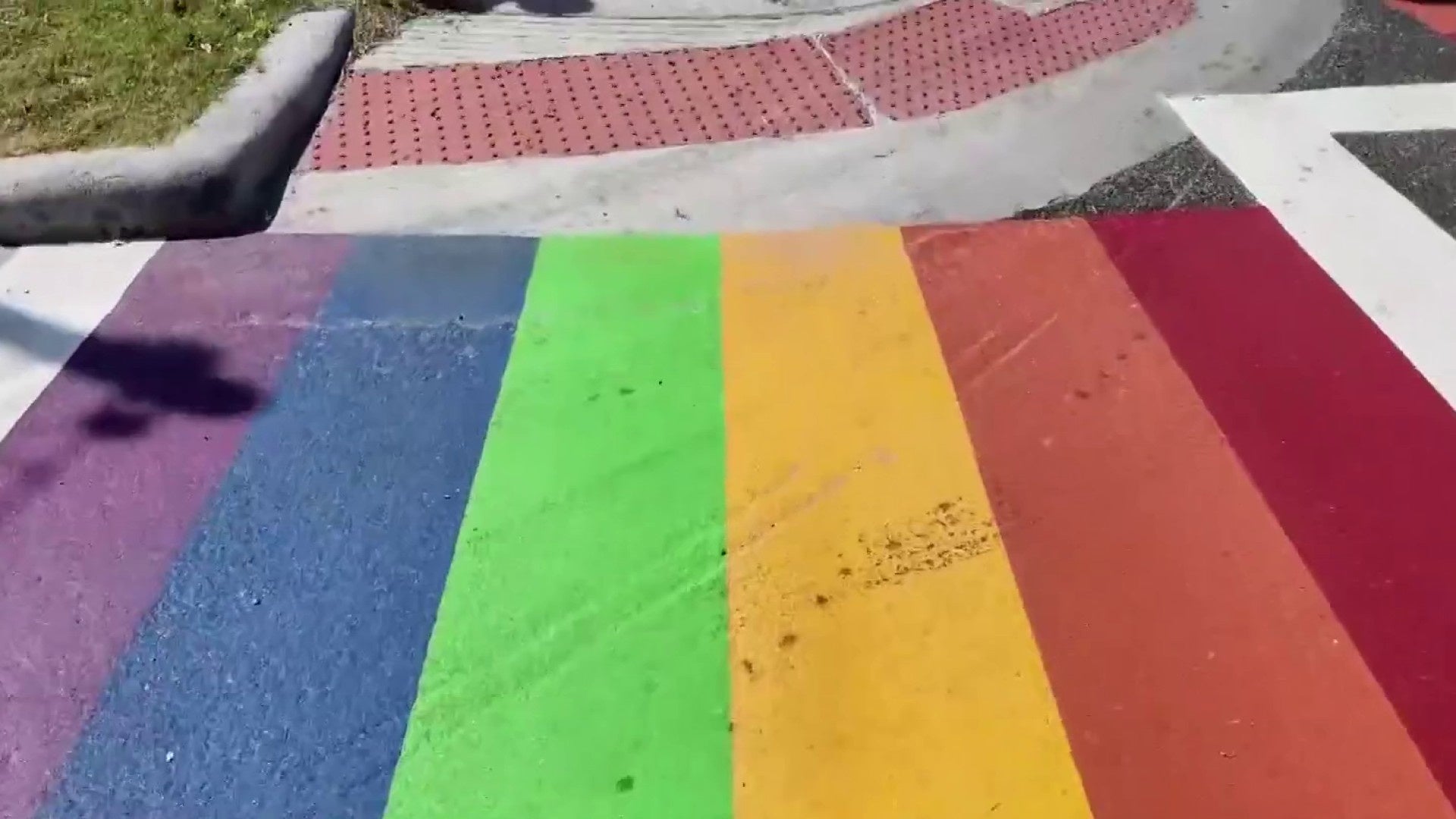 Governor Abbott orders removal of Montrose rainbow crosswalks, citing federal safety concerns