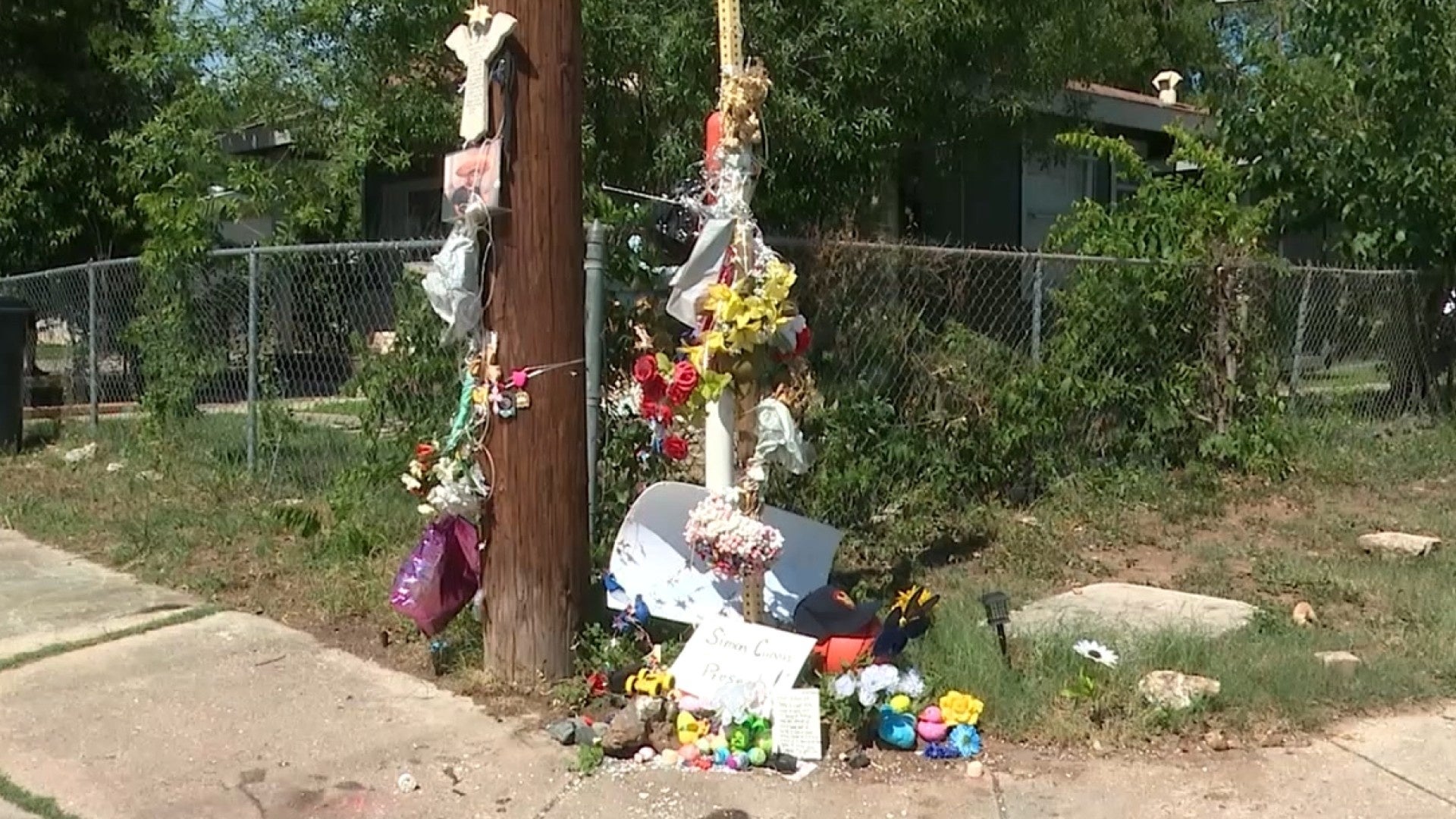 <a href="https://www.ksat.com/news/local/2025/05/12/they-destroyed-everything-memorial-for-simon-cuevas-iii-vandalized-over-mothers-day-weekend/" target="_blank">‘They destroyed everything:’ Memorial for Simon Cuevas III vandalized over Mother’s Day weekend</a>