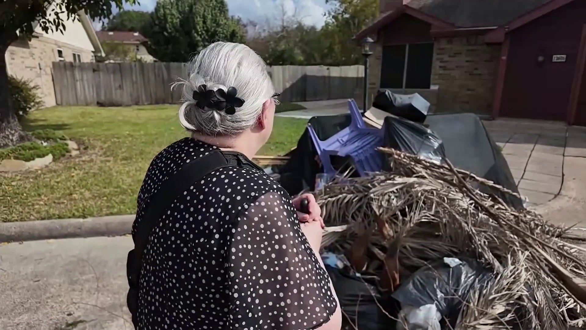 Houston resident threatened by HOA as heavy trash pickup delays grow across city