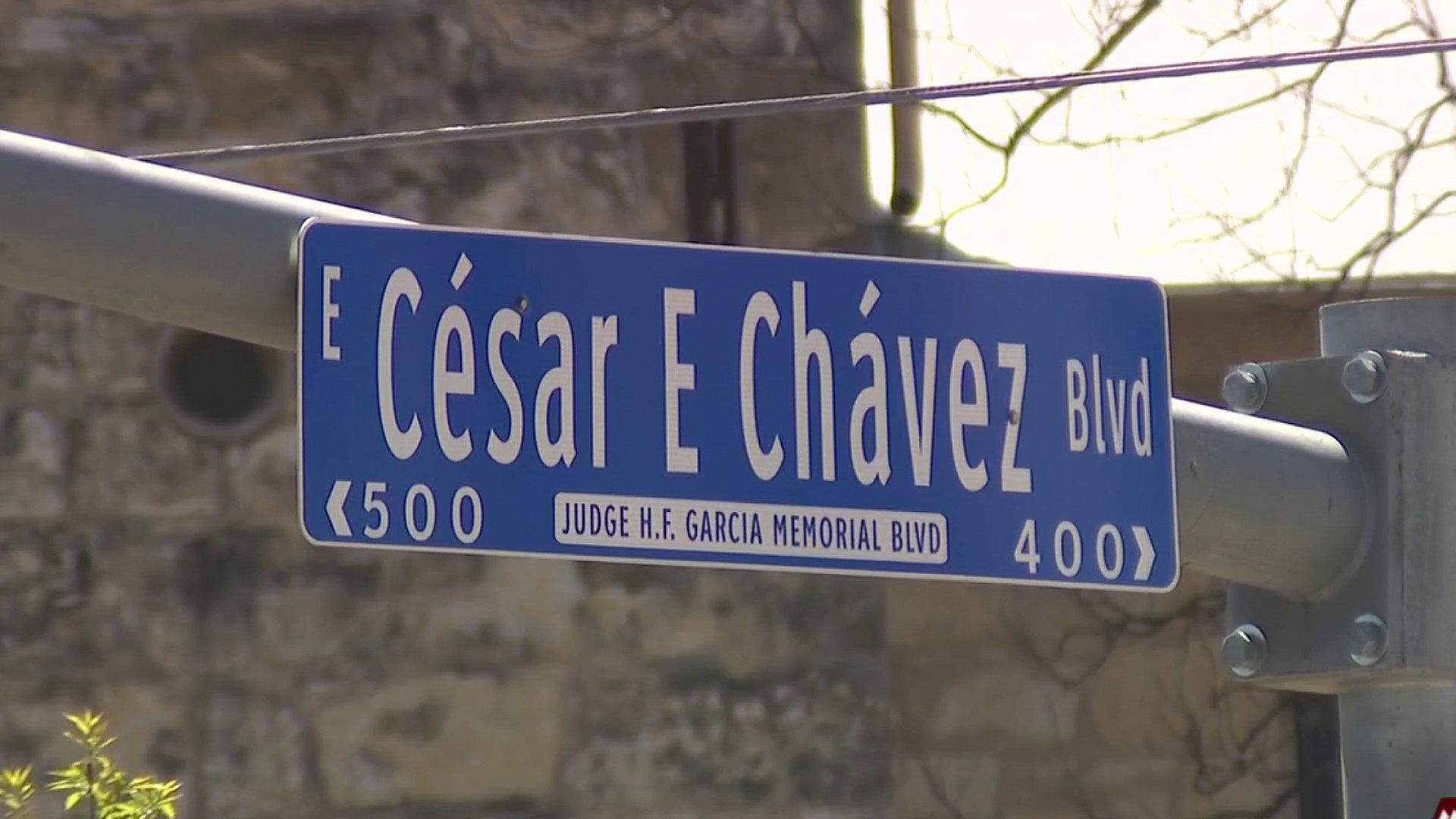 <a href="https://www.ksat.com/news/local/2026/03/25/city-of-san-antonio-estimates-cesar-e-chavez-boulevard-name-change-could-cost-200k/" target="_blank">City of San Antonio estimates César E. Chávez Boulevard name change could cost $200K</a>