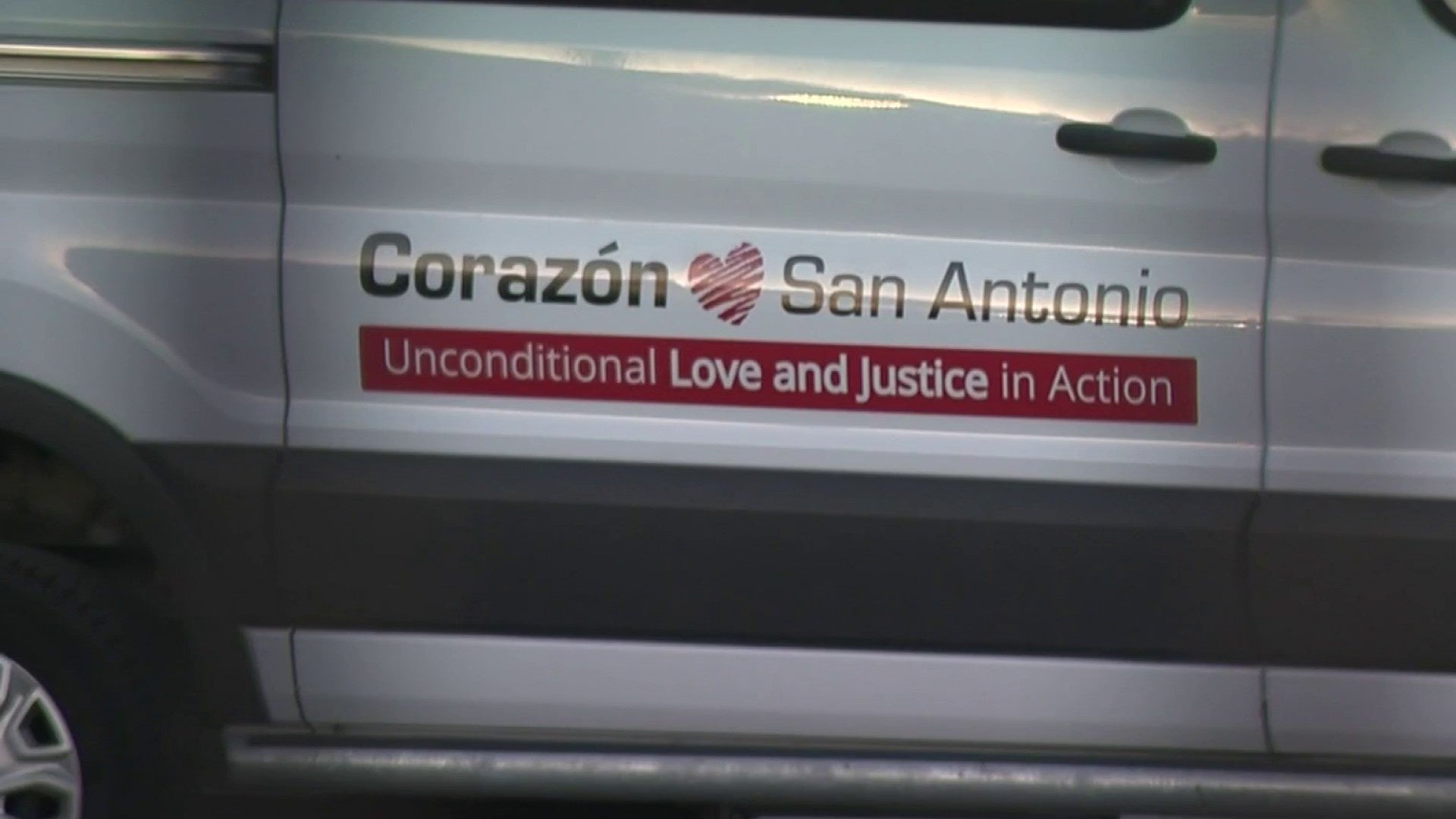 <a href="https://www.ksat.com/news/local/2025/11/04/san-antonio-nonprofit-downtown-church-unite-to-provide-free-meals-during-government-shutdown/" target="_blank">San Antonio nonprofit, downtown church unite to provide free meals during government shutdown</a>