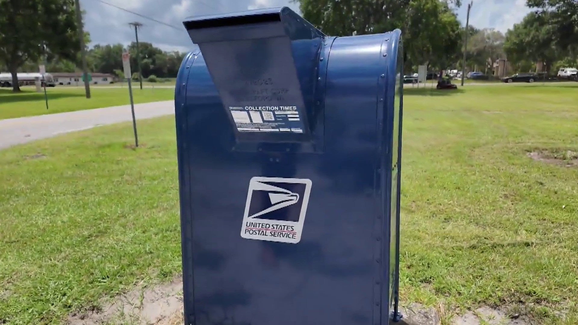Seminole County residents are getting postcards asking to confirm their address. Are they legit?