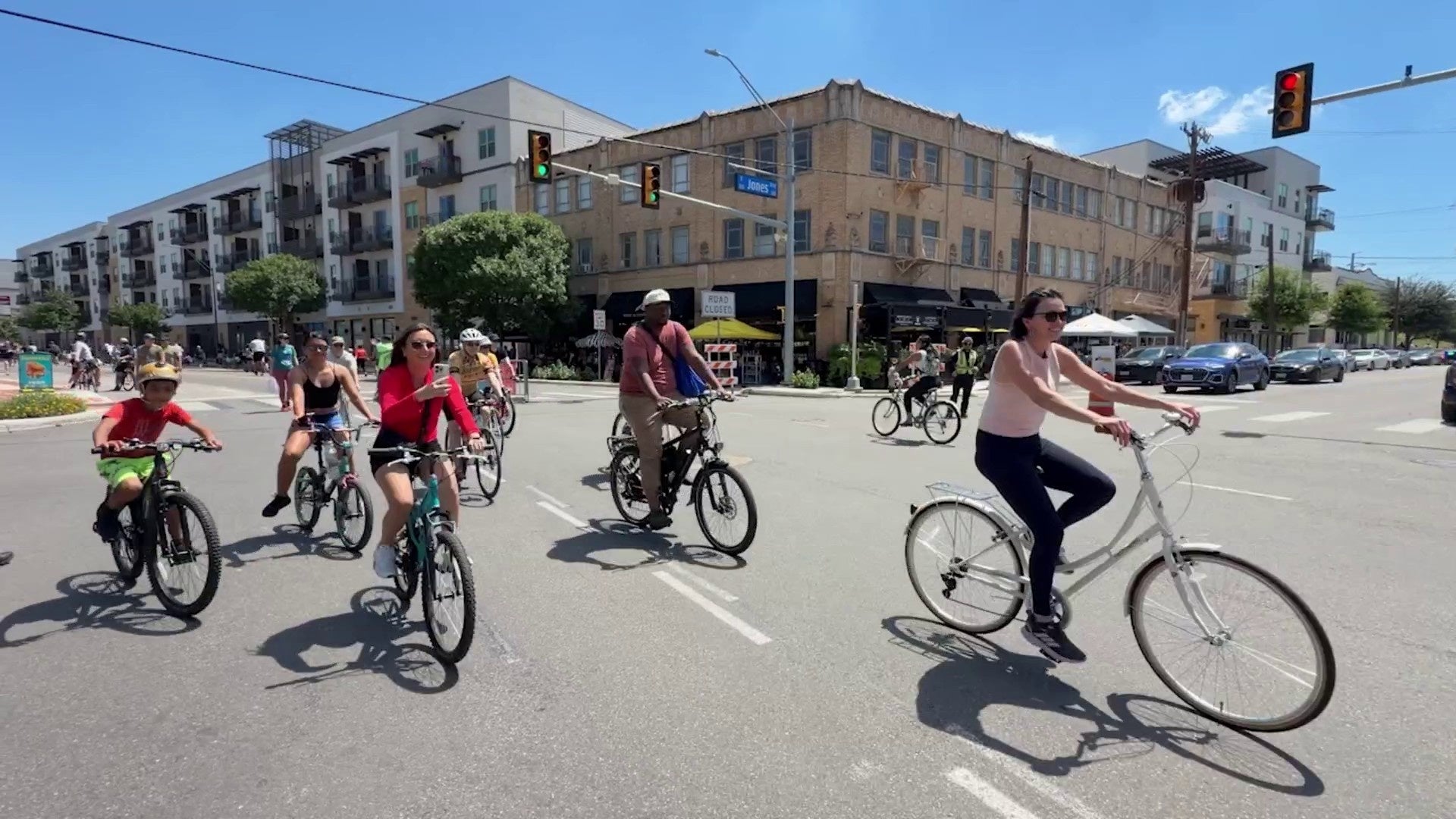 <a href="https://www.ksat.com/news/local/2026/05/03/siclovia-returns-to-san-antonio-after-weather-postponement-draws-crowds-to-free-event/" target="_blank">Síclovía returns to San Antonio after weather postponement, draws crowds to free event</a>