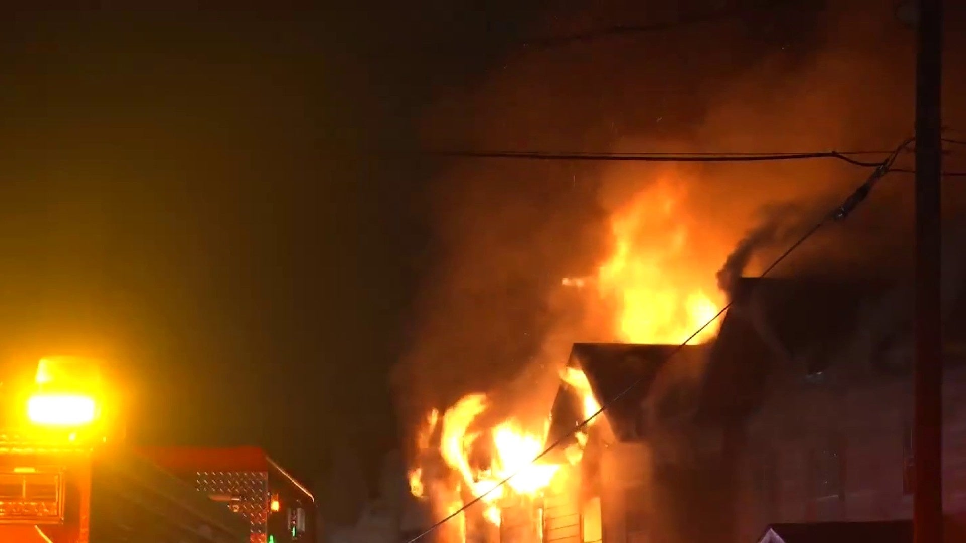 Multiple people rescued from large fire at apartment complex in Fifth Ward