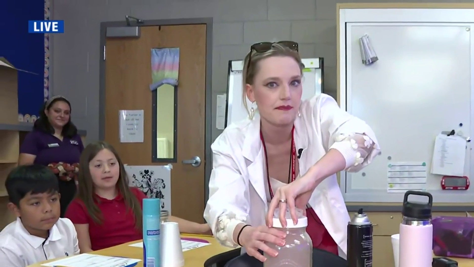 <a href="https://www.ksat.com/weather/2025/05/21/science-with-sarah-cloud-in-a-jar/" target="_blank">🧪 Science with Sarah: Cloud in a jar ☁️</a>