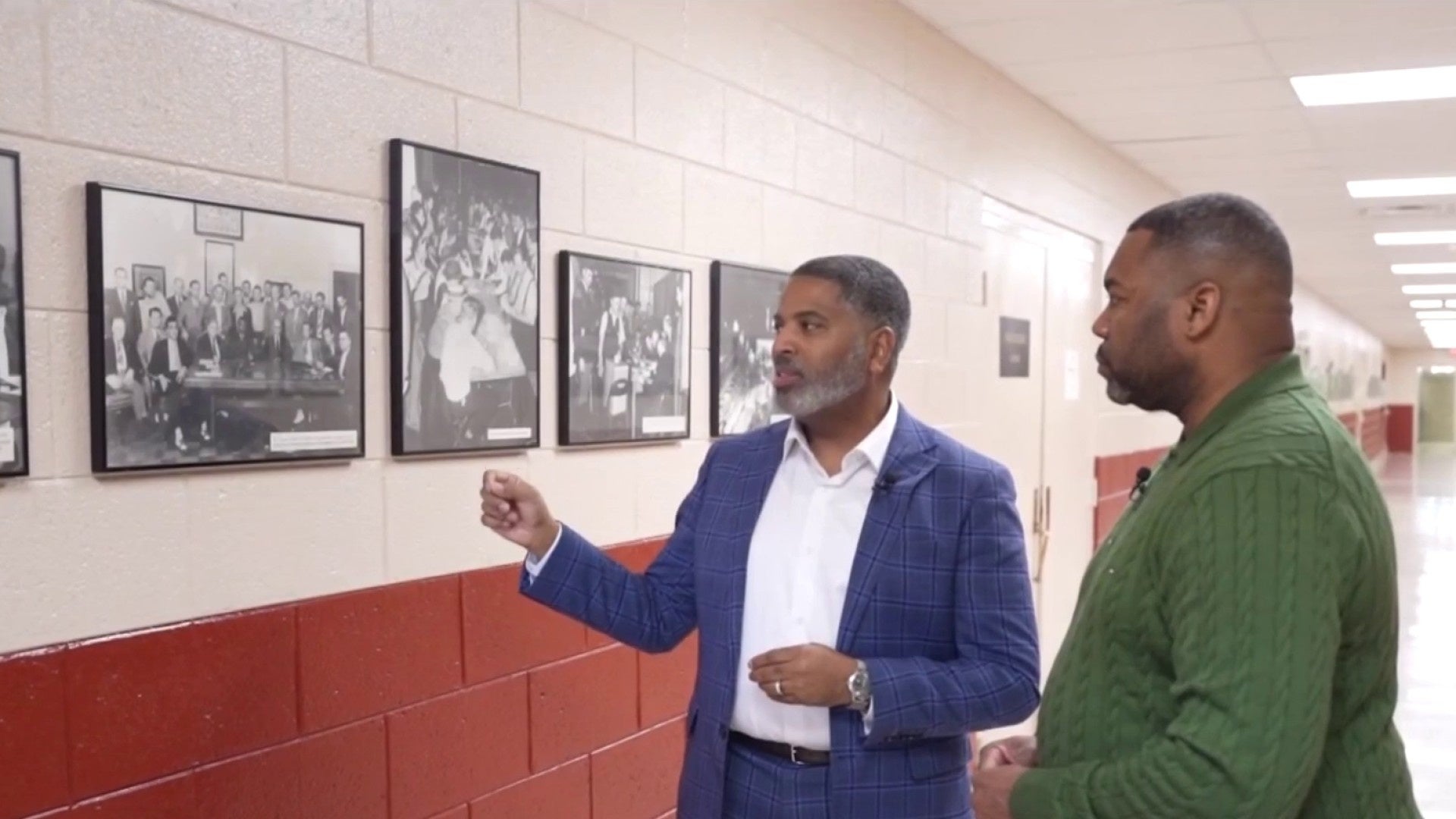 ডেট্রয়েটের ভাইস মেয়র ব্রায়ান হোয়াইট নাগরিক অধিকার এবং শ্রম অগ্রগামীদের সাথে পারিবারিক সম্পর্কের প্রতিফলন ঘটান