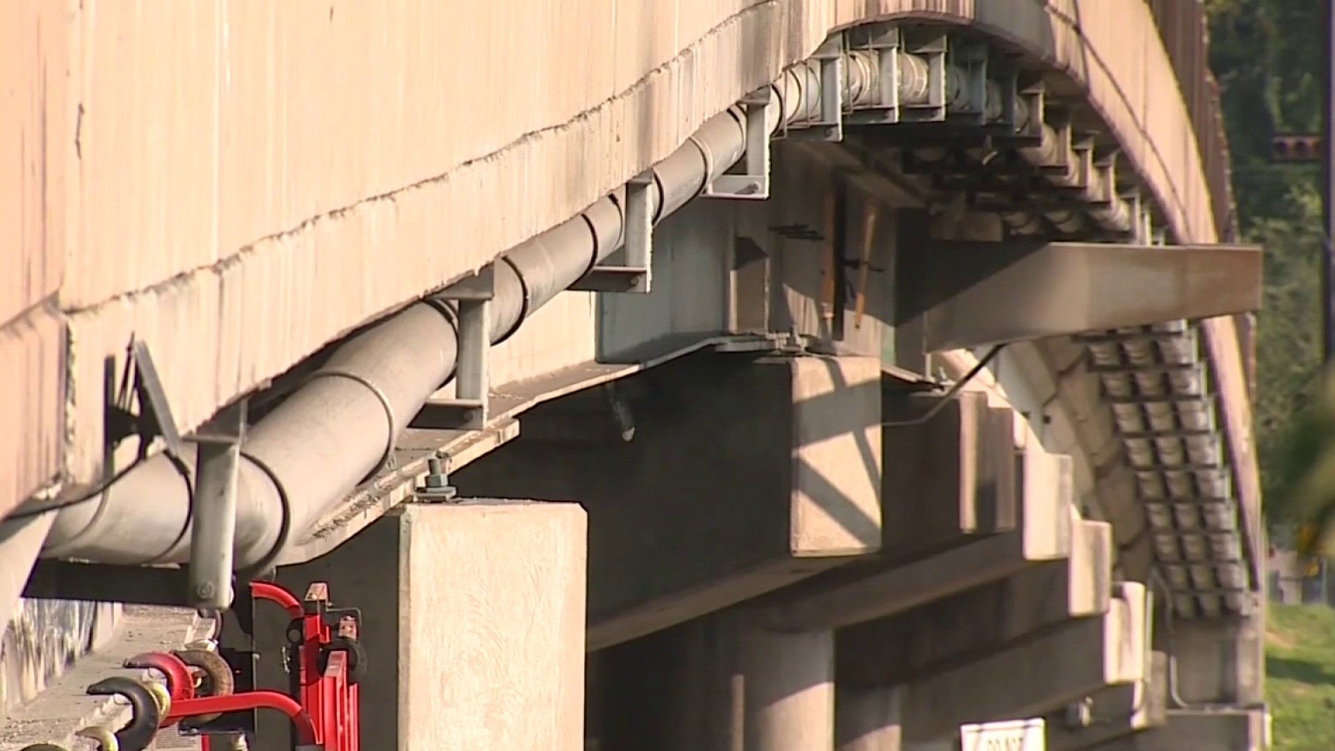Houston Avenue bridge on Katy Freeway struck for 72nd time this year